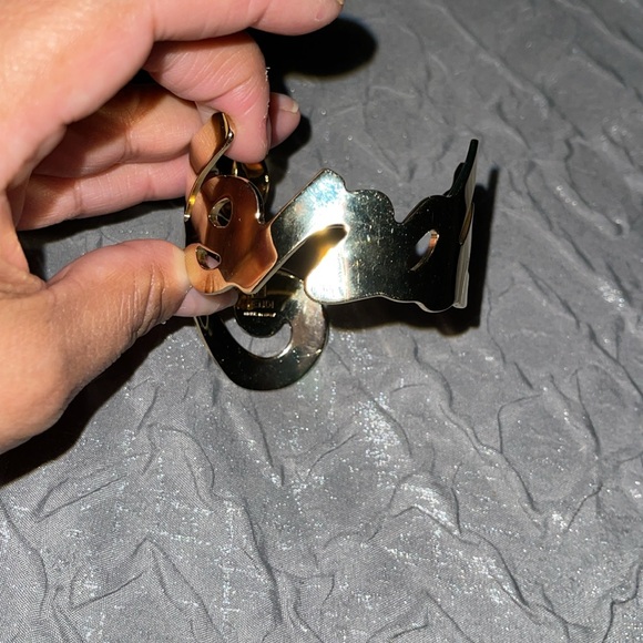 ❤️SOLD❤️Preloved Fendi name bangle bracelet gold color great condition. - Picture 3 of 11